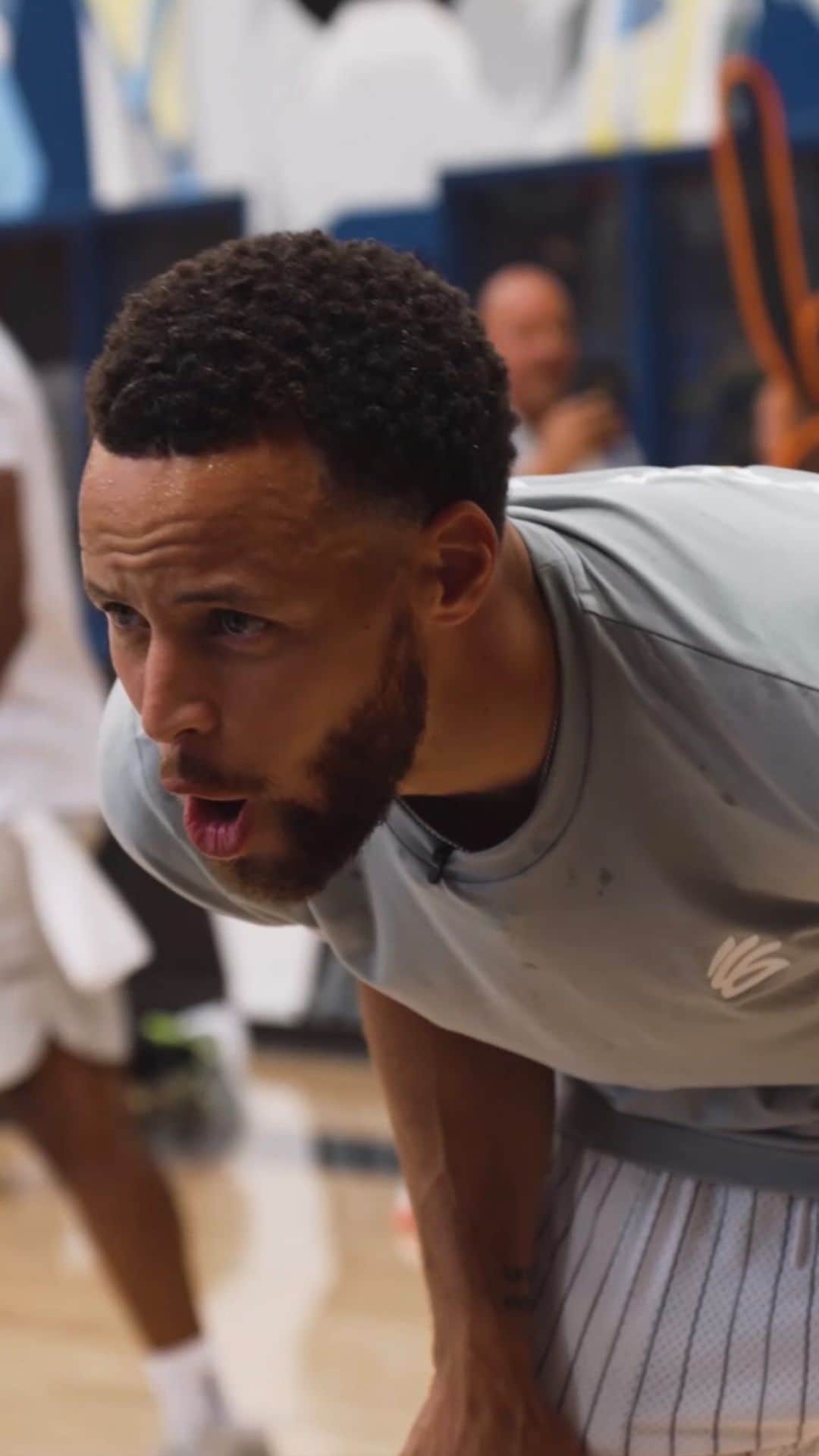 Under Armourのインスタグラム：「INTRODUCING⭐️UA REWARDS⭐️ Join our loyalty program by 8/2 for a chance to win an unforgettable VIP experience with the 🐐 himself, @StephenCurry30! Link in bio to sign up.」