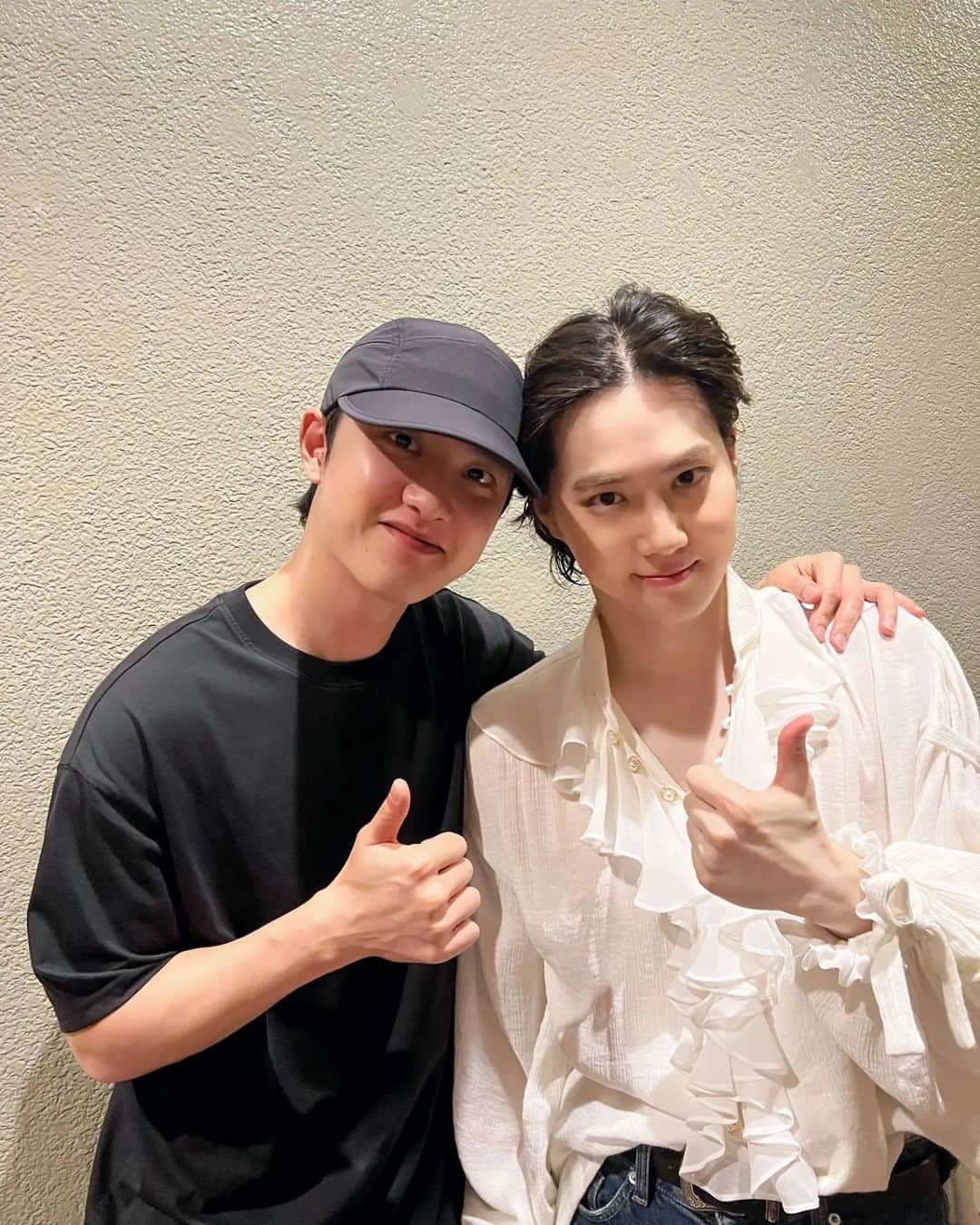 EXOさんのインスタグラム写真 - (EXOInstagram)「Wolfgang Mozart #SUHO with #DO(D.O.)🐰🐧🩶   'Musical MOZART!' ~2023.8.22 Sejong Center of Performing Arts Grand Theater   #수호 #디오 @kimjuncotton @d.o.hkyungsoo #엑소 #EXO #weareoneEXO #모차르트! #MOZART!」8月16日 16時29分 - weareone.exo