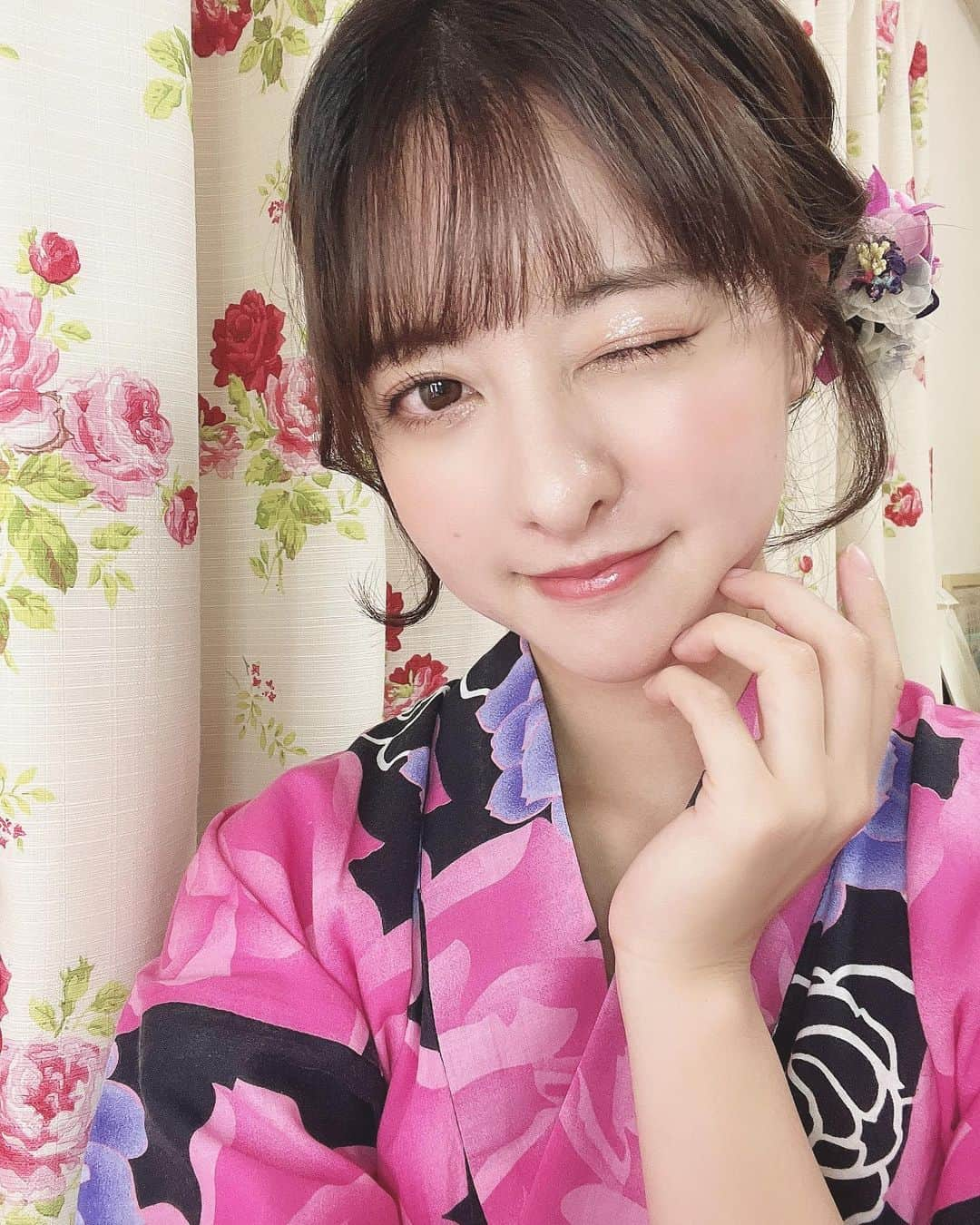 羽島みきのインスタグラム：「屋台でなにか食べながら 写真撮りたかった。。  はぁ、 お祭りいきたい  🥺」