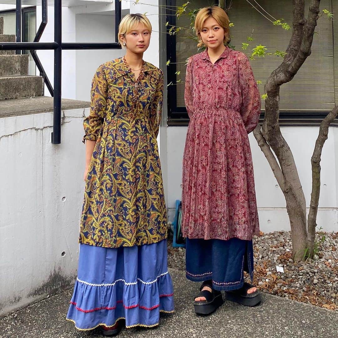 のインスタグラム：「#原宿シカゴ原宿店  ・ 👗NEW ARRIVAL👗  【長袖ワンピース】  少しずつレディース秋物入荷しております👗🤍 その中でも長曽でワンピースはイチオシです🙌 ワンピースの下にスカートを合わせるのが可愛い☺️ 是非店頭でお待ちしております♪  【アクセス】 東京都渋谷区神宮前6-31-15 2F ℡03-6727-5505 営業時間 11時〜20時 JR原宿駅東口から徒歩3分 東京メトロ明治神宮前駅3番出口から徒歩2分 #ワンピース #ワンピースコーデ #エスニック #長袖 #ドレス #スカート  #fyp #japantrip #japantravel #フルジョ#フルダン#下北沢#吉祥寺#京都 #原宿  #summer#fashion#harajuku#harajukuchicago#used#vintage #데일리룩 #옷스타그램」