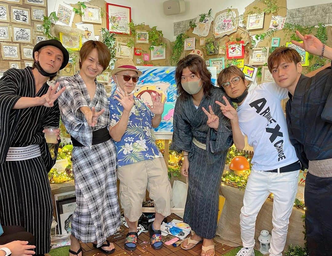 田中純弥のインスタグラム：「京都アート個展ありがとうございました！ 沢山の方々に会えてすごい嬉しかったです✨ イベントもやっぱり楽しかったー笑🤣 またやりたいね！✨  来てくれた皆、出てくれたメンバー、2日間とも顔出してくれた野中もありがとう！  写真いっぱいあったからまた載せていきますね🐶🐾  ステキな夏の思い出になりました✨ 皆のコメントも待ってるねー✨  #田中純弥アート展　#京都みやこめっせ」