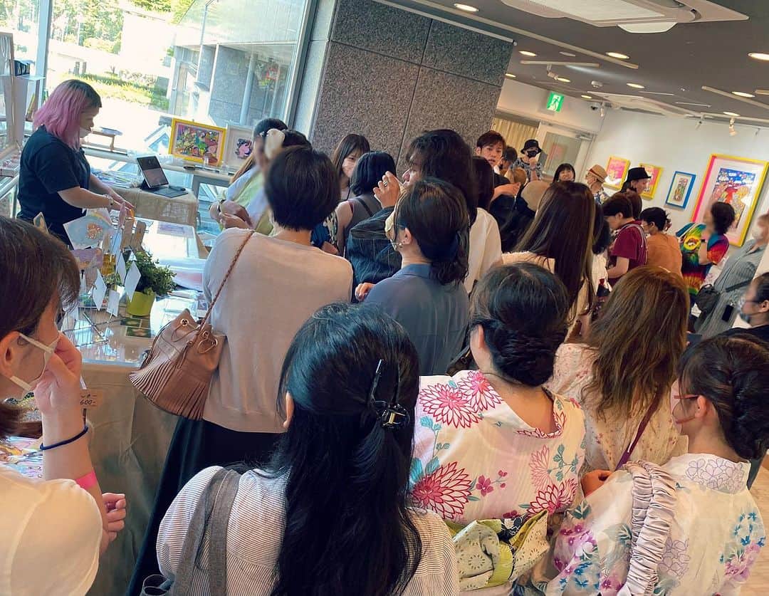 田中純弥さんのインスタグラム写真 - (田中純弥Instagram)「京都アート個展ありがとうございました！ 沢山の方々に会えてすごい嬉しかったです✨ イベントもやっぱり楽しかったー笑🤣 またやりたいね！✨  来てくれた皆、出てくれたメンバー、2日間とも顔出してくれた野中もありがとう！  写真いっぱいあったからまた載せていきますね🐶🐾  ステキな夏の思い出になりました✨ 皆のコメントも待ってるねー✨  #田中純弥アート展　#京都みやこめっせ」8月16日 16時58分 - junya_tanaka713