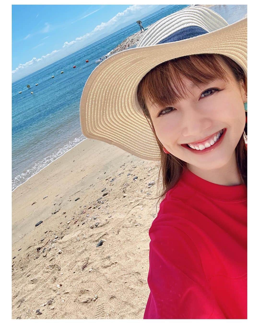 大塚愛さんのインスタグラム写真 - (大塚愛Instagram)「意図せぬワンピース風。  「海賊王におれはなる！！！！」  AIO　#夏 #海 #onepiece  #ルフィ #みたい #に #なぜか #なる #冒険 #ばかり #の #夏休み」8月16日 17時21分 - aiotsuka_official