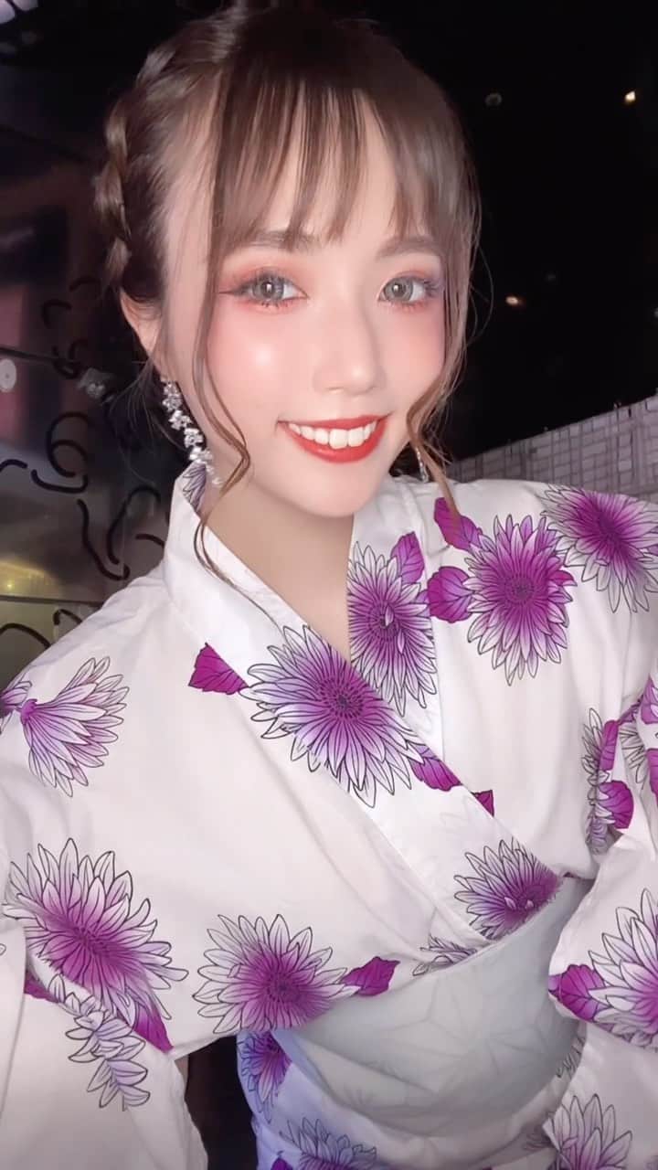 yokoのインスタグラム：「. 今日はパリレスクで浴衣着るよ〜👘💜 さらと交換したので新しいのんっ！ . . .  . . . . . . . . .  #浴衣#浴衣ヘアアレンジ #浴衣女子 #夏祭り #花火大会  #エンタメ活動を止めない #burlesque#バーレスク東京#ダンサー#透明少女#ショーダンサー#blue#showdancer#model#hairmake#makeup#love#ootd#fashion#instagood#instalike#instafashion#tokyo#white #오오티디‭#셀카 #お洒落さんと繋がりたい#カメラ好きな人と繋がりたい#モデル#東京」
