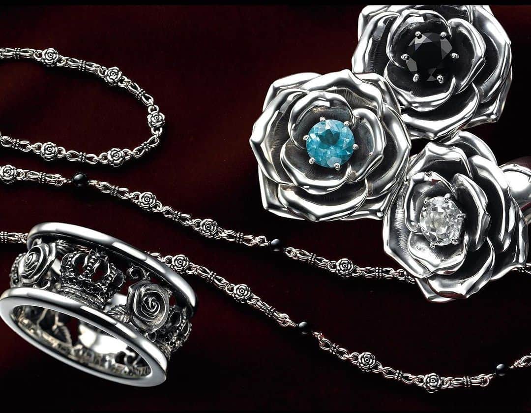 ジャスティンデイビスのインスタグラム：「INNER BEAUTY & MY LOVE Rings  #justindavis #ジャスティンデイビス  #rose #薔薇 #srj210 #srj212」