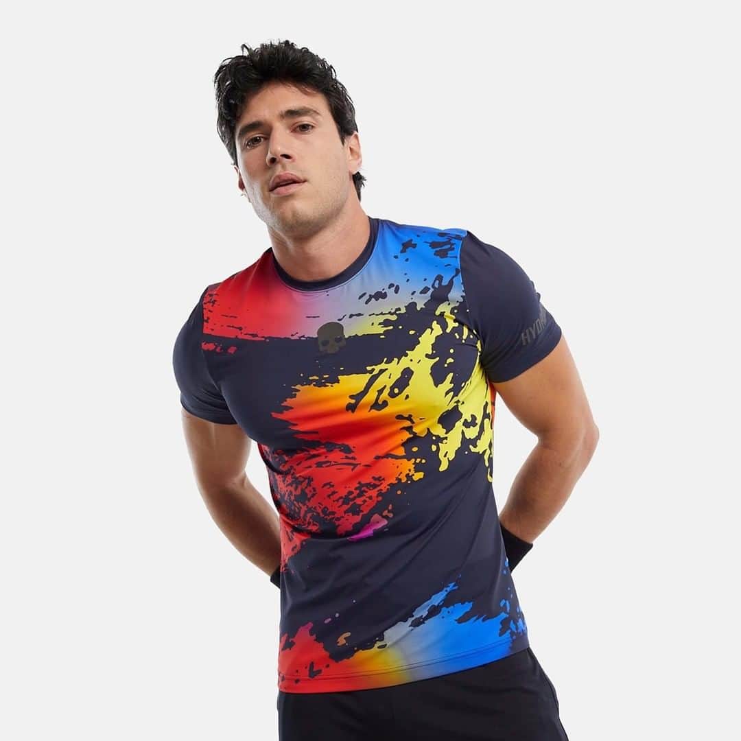 ハイドロゲンのインスタグラム：「🤩The favorites of TENNIS come back in a new and exciting dimension: innovative colors and tech fabrics turn them into vibrant pieces not to be missed!  👉Discover now the exclusive collection and secure your completely new favorite. 💀With every purchase, receive a SKULL KIT as a gift, with three stickers featuring the coolest skull logo around, to personalize anything you desire.  shop at www.hydrogen.it」
