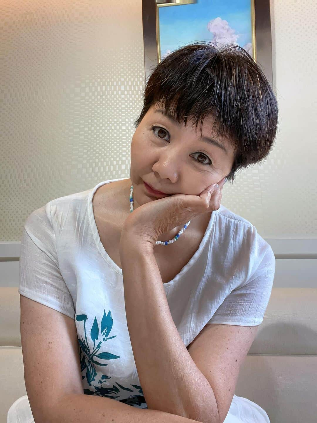 山本華世さんのインスタグラム写真 - (山本華世Instagram)「おはようございます。お盆休みいかがでしたか？両親お世話になった方々と過ごせた気がします。さて、さて、TikTok戦略？何する？どうせやるなら、と、やってますが、なんとなく、で、なく、ちゃんと、やってみようかと、思ってます。情報を発信する係として何かお伝えできる人になりたい、です。頑張ります。良かったら、この機会に皆さんも⁉️ #TikTok #アラカン #情報発信  #係  #お墓参り」8月16日 9時01分 - kayo_092