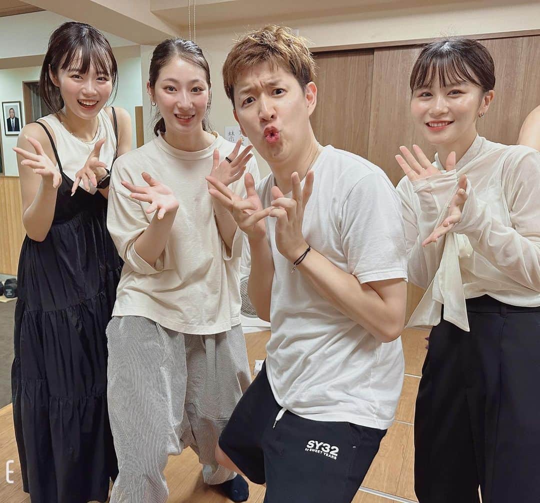 のインスタグラム：「カノサレ、963の#畠山英莉 #辻優衣 #安達葵紬 お三方と💃顔小さっ👀 #田子ノ浦部屋 #カノサレ #963 #ulikeしといた #３枚目がむきだし。。w」