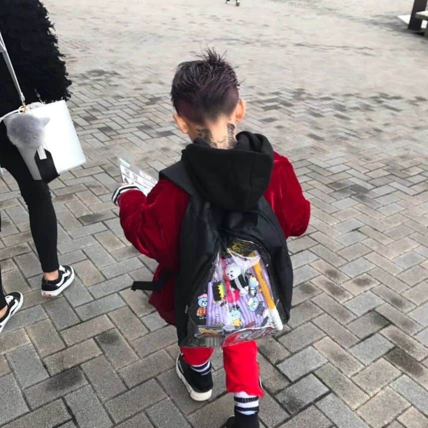 パンダのインスタグラム：「またチビパンダ #ちょんまげ小僧  #BIGBANG」