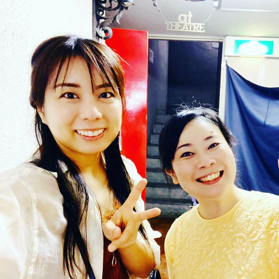 藤原絵里さんのインスタグラム写真 - (藤原絵里Instagram)「・ 荒井まいちゃん♪ ・ 浦川公仁監督『今、僕は嘘をついている』で感動の再会を果たし、金村美波監督『ＦＡＬＬＩＮＧ　ＵＴＯＰＩＡ』でご一緒させていただいたり、ｐｌａｙＡｐａｒｔ（プレアパ）さんの『ＭＩＮＤ　ＹＯＵＲ　ＥＹＥ２』に誘っていただいたり、まいちゃん出演のミュージカルを観に行ったり☺️ ・ 来てくれてありがとう！ ・ @mai1005arai  ・ #荒井まい #主婦の青春2」8月16日 9時51分 - erifujiwara0523