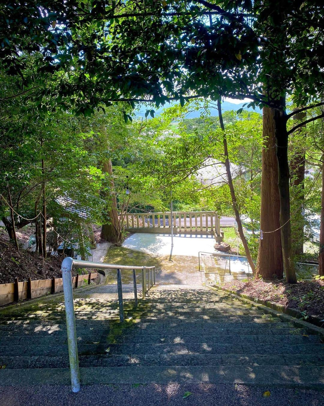 酒井瞳さんのインスタグラム写真 - (酒井瞳Instagram)「#科長神社 の素敵な夏の風物詩  #からくり花火 江戸時代から続く歴史のある花火は大切に受け継がれていて  守り続けている町のみなさんが本当にかっこよくて  日本の漢の背中を魅させていただきました！  今年のからくり花火も良かったし  また来年もどんなからくり花火が見られるのか  わくわく😆  思い出のお祭り、初めてのお祭り  まだまだたっぷり味わいたい😆‼️  #宮崎 #都城 #夏 #夏祭り #祭り #花火 #伝統」8月16日 10時28分 - s.sakaihitomi