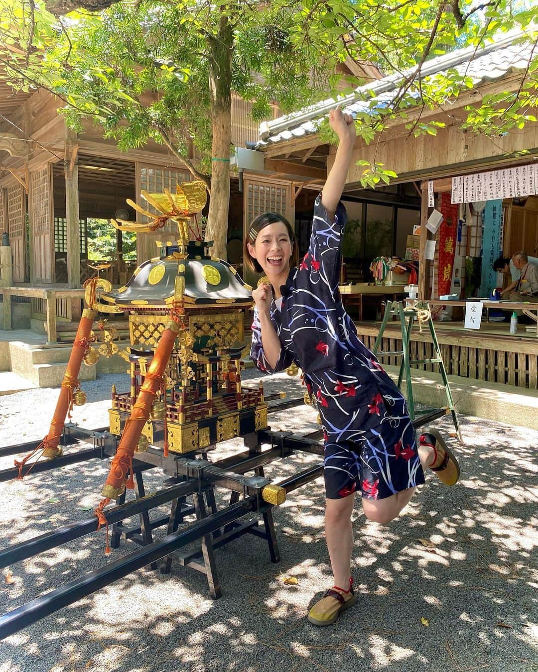 酒井瞳のインスタグラム：「#科長神社 の素敵な夏の風物詩  #からくり花火 江戸時代から続く歴史のある花火は大切に受け継がれていて  守り続けている町のみなさんが本当にかっこよくて  日本の漢の背中を魅させていただきました！  今年のからくり花火も良かったし  また来年もどんなからくり花火が見られるのか  わくわく😆  思い出のお祭り、初めてのお祭り  まだまだたっぷり味わいたい😆‼️  #宮崎 #都城 #夏 #夏祭り #祭り #花火 #伝統」