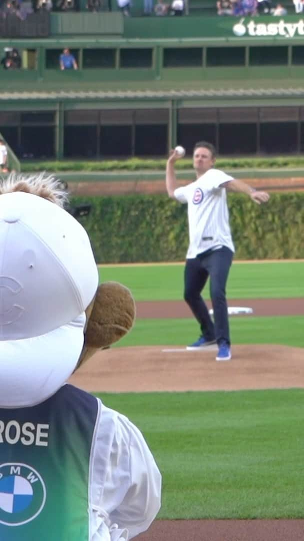 ジャスティン・ローズのインスタグラム：「A successful first pitch for Justin Rose ⚾️」