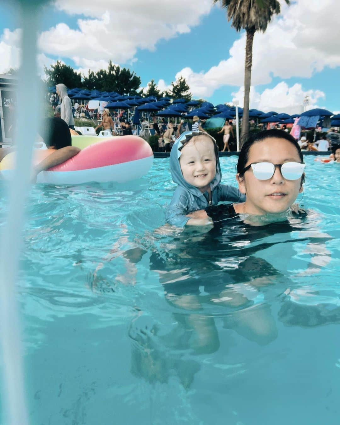 伊東大輝さんのインスタグラム写真 - (伊東大輝Instagram)「１歳１０ヶ月👼 #夏のスカイ ⛱️🏖️🏝️ 【 @sky_umisora 】」8月16日 10時59分 - daikiitoh