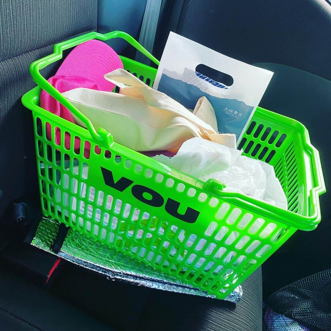 服部円のインスタグラム：「かわいいカゴ🍏🥒🪀💚」