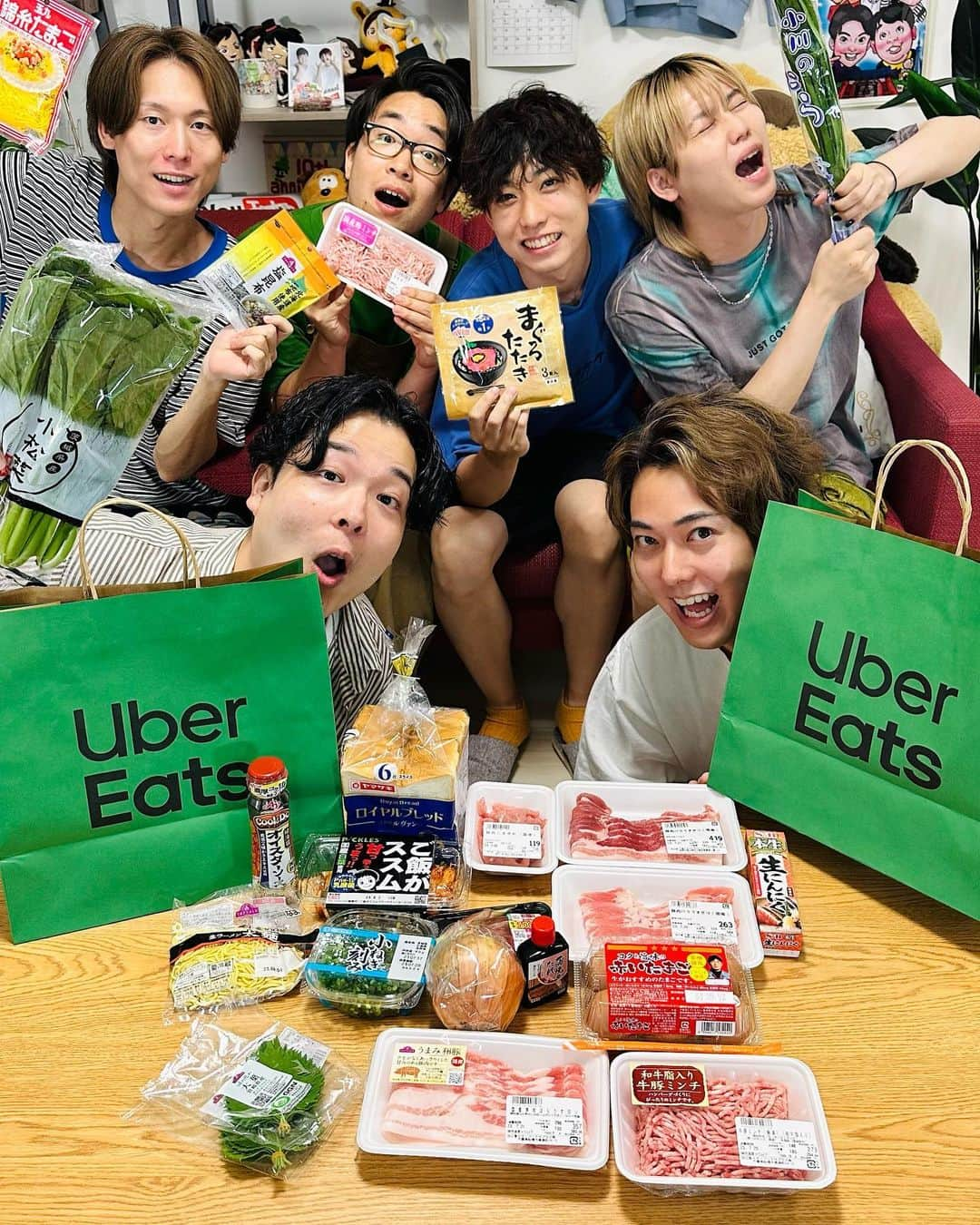 渋谷ジャパンさんのインスタグラム写真 - (渋谷ジャパンInstagram)「8月の料理王企画を撮影しましたー！！テーマは夏のスタミナ料理！！ 初めて審査員をやったけどどれも美味くて悩んで激ムズだった笑  そして今回はウーバーイーツでみんな食材を注文してた！ ウーバーイーツはお店の料理を注文するイメージだったけど スーパーの商品も注文できるらしい！！  暑すぎて外出れない時や、飲み物とか重い商品を頼む時にめっちゃ便利！！ ウーバーイーツのアプリから注文できるのも便利！！ 今後自炊するとき普通に使います〜！  おるたなのクーポンコードも出してくれてる！ 60%オフはお得すぎん？  クーポンコード：オルタナ60   Uber Eats でスーパー、コンビニ等から注文したことない はじめての方のみご利用いただけるクーポンコードを作りました！  ※カートから60％オフクーポンとなります（割引上限2000円まで）。 ※2023年10月31日23:55まで。  ぜひアプリ見てみてね！  #ubereats #family #PR」8月16日 20時00分 - shibuya_japan