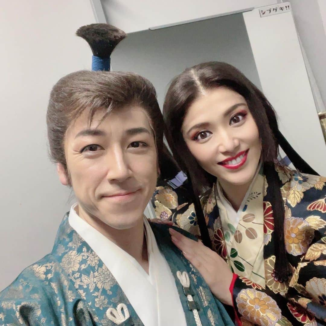 和泉元彌さんのインスタグラム写真 - (和泉元彌Instagram)「2023.8/10(木)～8/20(日) 時代劇『PRINCESS TOYOTOMI』 脚本/演出:#野口大輔 https://princess-toyotomi.themedia.jp  2チーム体制でお送りした 東京公演全8公演 AZAIサイド、TOYOTOMIサイド共に 無事に千穐楽を迎えました。  作・演出の野口大輔さんのもと、 7月7日に出会った我々は 1ヶ月という限られた期間の中を 濃密な時間、思いを重ね、 信頼関係を築き一丸となって 一つの舞台を作り上げることができました。 その結晶である2時間40分の公演❗️  暑い夏の盛りに ご来場いただきました皆様のお心に しっかりと届くものが演じられていれば 幸いです。 ご来場誠にありがとうございました。  互いが互いにかけがえのない存在であり、 思いやり、助け合い、支え合った この座組。 彩凪座長を中心に揺らぐことない 素敵なカンパニーです。 みんな！大好きだ❗️  全ての時間、全ての想いを背負って みんなの魂抱えて 大阪に向かいます❗️  和泉長政が持つ槍は、 決して軽いものではありません❗️ そろそろ肘も限界です‼️ そう、重い槍を持って最後まで 『PRINCESS TOYOTOMI』の世界を 生ききります！  残り5公演❗️ 是非是非‼️ 劇場で目撃してください‼️  【東京公演出演者】 《シングルキャスト》 #彩凪翔  岩永ゆい/西条美咲 大原万由子/あも/藤田よしこ 海老澤健次/元田牧子/潮見勇輝 三上竜平/京矢彩希/高田舟 中西彩乃/坂西春加/福元あかり/後藤めぐみ 留依まきせ/和興  #和泉元彌  《ダブルキャスト》 ・TOYOTOMI・ #美翔かずき/#山崎麗央奈 #ゆめ真音/#大塚杏奈 #山脇広大/#戸田牧/#中村優希  ・AZAI・ #平塚千瑛/#綾月せり #銀ゲンタ/#倉田瑠夏 #片岡芽衣/#緑川青真/#雪村花鈴  《声の出演》#西岡德馬  【スケジュール】 2023.8/10(木)～8/20(日) 上演時間は2時間30分(休憩10分含む) 🎤終演後アフタートークあり  《東京公演》 8/10(木)13:00(T)🎤/18:30(A) 8/11(金)13:00(A)🎤/18:30(T) 8/12(土)13:00(T)/18:30(A) 8/13(日)12:00(A)/16:30(T)  《大阪公演》 8/18(金)13:00🎤/18:30 8/19(土)13:00🎤/18:30 8/20(日)12:00  ※大阪公演はシングルキャストと、ダブルキャストの選抜者が出演致します  【劇場・アクセス】 《東京公演》 #CBGKシブゲキ!! 〒150-0043 東京都渋谷区道玄坂2-29-5 ザ・プライム 6階 半蔵門線・東急田園都市線 「渋谷駅」A0出口直結  《大阪公演》 #近鉄アート館 〒545-8545 大阪市阿倍野区阿倍野筋1-1-43  あべのハルカス近鉄本店ウイング館8階 近鉄「大阪阿部野橋駅」 JR・大阪メトロ「天王寺駅」 下車すぐ  【チケット】 《劇場観劇》 SS席 12.000円 (前方指定席) 非売品ブロマイド東京①番/大阪②番付  S席 9.000円(中央指定席)  A席 6.500円(後方指定席)  《デリステ》 大阪公演の収録DVD ※東京公演は収録なし  SSセット 12.000円 (上演Blu-ray・パンフレット 台本・非売品ブロマイド③番付)  Sセット 9.000円 (上演Blu-ray・パンフレット)  Aセット 6.500円 (上演DVD)  【その他】 その他公演に関するFAQなどは、下記公式サイトを御確認ください。  時代劇『PRINCESS TOYOTOMI』公式サイト https://princess-toyotomi.themedia.jp  #アレステ　#プリステ2023」8月16日 11時24分 - izumimotoya