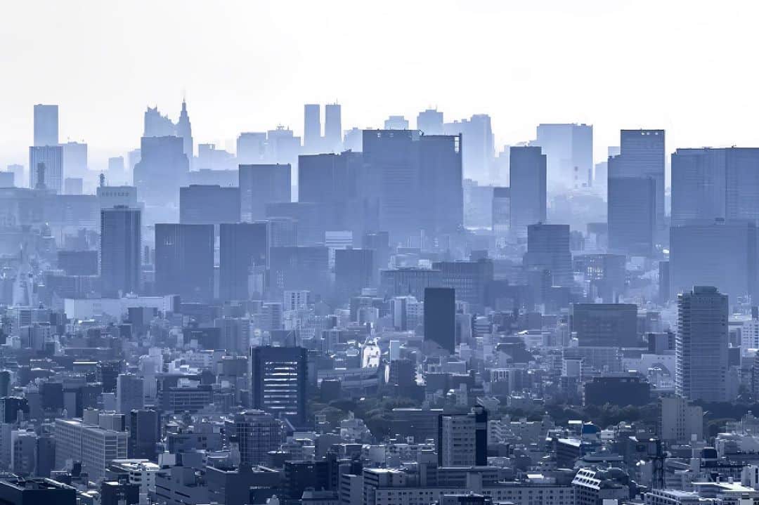 asoview! のインスタグラム：「空の東京観光を楽しもう！ヘリコプター遊覧🚁  レインボーブリッジ、東京タワー、スカイツリーを はじめとする都内の名所を貸切のヘリコプターで 周遊するプランです。 高さはなんと上空600m！ 今まで味わったことのない独特の浮遊感と 視界の広さを体験できます。  見慣れた風景でも、空から眺めると全く違う景色に。 新しい視点で新たな発見に出会えるかも💡  ───────────────── ヘリコプター遊覧 AIROS Skyview @airos_skyview  📍東京・江東区 ─────────────────  #東京 #江東区 #東京スカイツリー #東京タワー  #東京観光 #絶景 #都市の絶景 #空の旅 #遊覧飛行  #ヘリコプター #ヘリコプター遊覧 #夏 #夏休み  #夏休みの過ごし方 #自由研究 #大人の自由研究  #週末なにする #アソビュー #asoview」