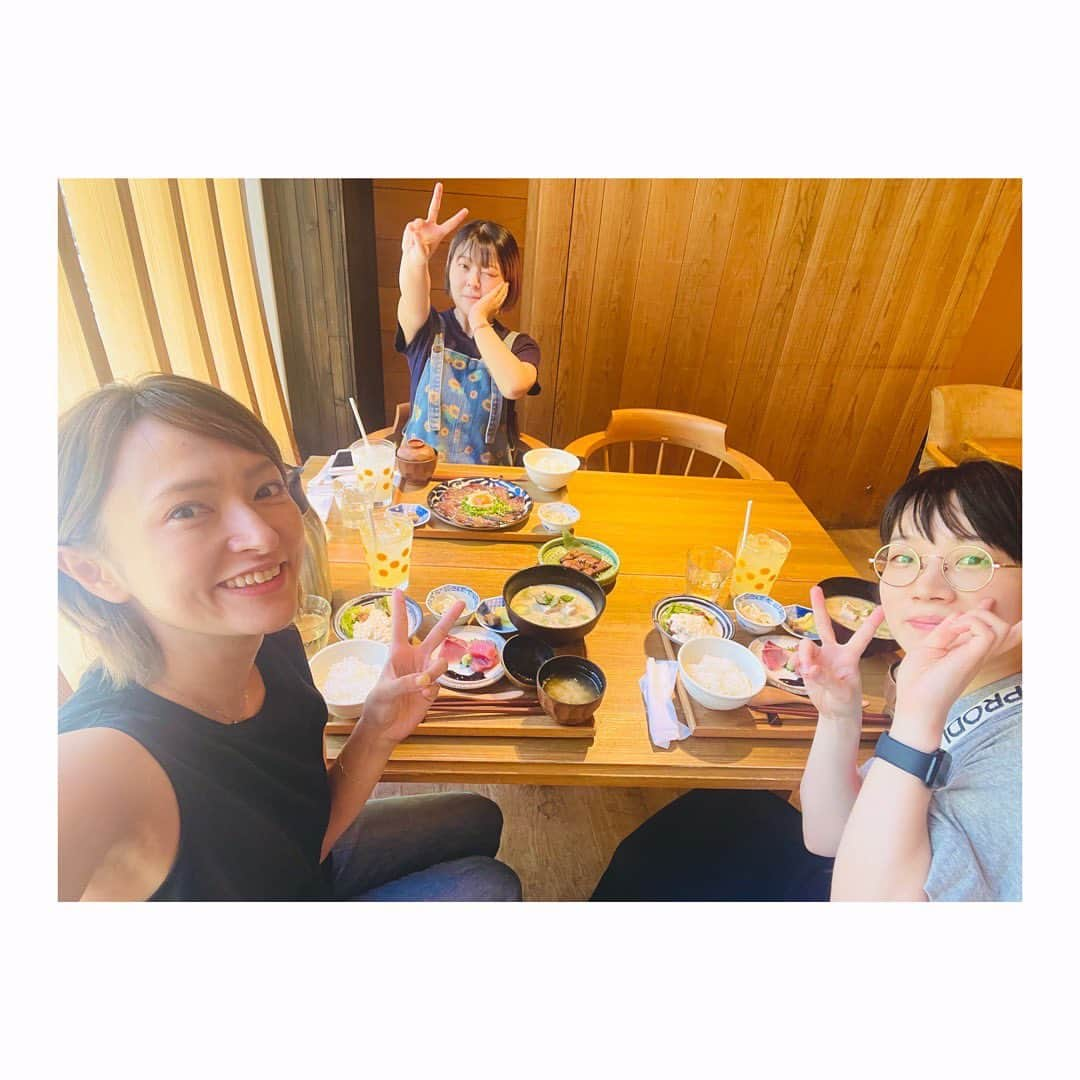 杜野まこさんのインスタグラム写真 - (杜野まこInstagram)「仲良しの日野まりちゃん、千菅春香ちゃんとの ある日のランチ♡  二日酔いもMAX 頭の中モヤモヤもMAXだった私の胃と脳を整理してくれた友よ。 いつも本当にありがとう！！  そんな仲良し3人組　 初のオリジナルイベントが開催決定しました🎉🎉🎉  【9/17(日)12:30〜】 #日野まり #千菅春香 #杜野まこ   いたって、シンプルに。〜「シンプルに、占わせてください！」の巻〜  オリジナルフード・ドリンク・グッズの会議も終えて 当日が本当に楽しみでならない☺️  現地&配信の詳細☟ ネイキッドロフト横浜のHPからみてね！！ @loftnakedyokohama   メール募集☟ odaibako.net/u/simplechan こちらコピーして頂き、サイト内から是非メールお願い致します🔮✨  是非遊びにいらしてくださいねっ‼️🌻🍺  #シンプルちゃん #イベント #飲むぞ #お酒好き #食べるの好き #占い好き #楽しもう #summer」8月16日 12時51分 - makomorino