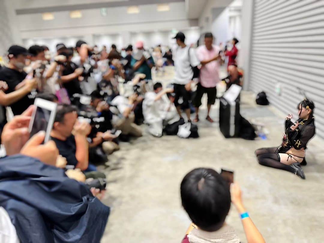 松本ひかるのインスタグラム：「コミケお疲れ様でした☺️  オリジナルチャイナ衣装でした🇨🇳」