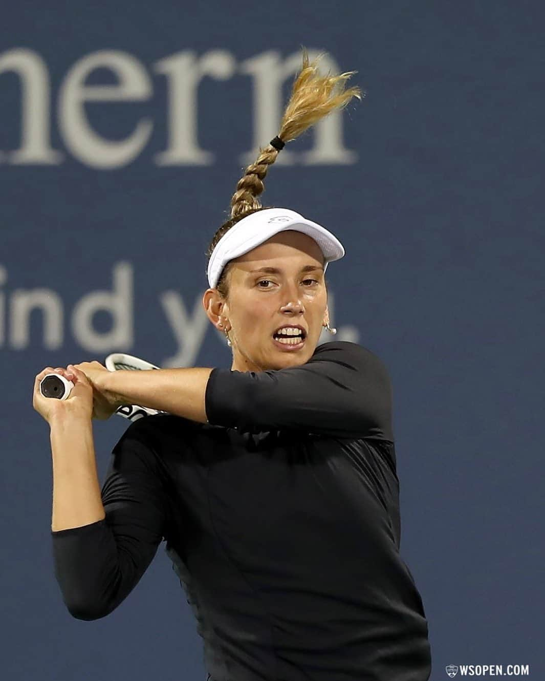 エリーゼ・メルテンスのインスタグラム：「Elite Elise 👏   #CincyTennis」