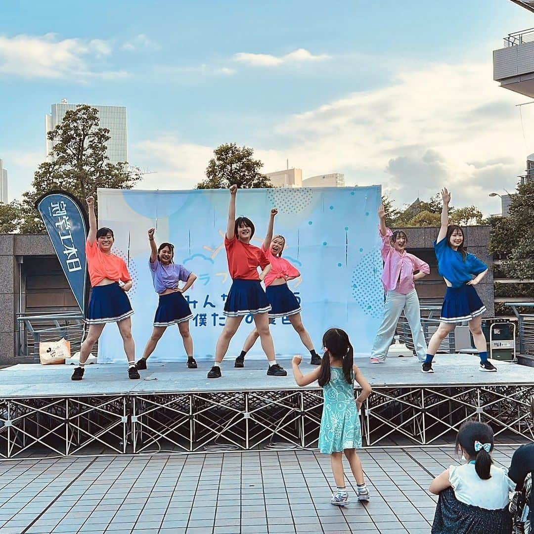 日本工学院さんのインスタグラム写真 - (日本工学院Instagram)「ダンスパフォーマンス科の学生が、コンサート・イベント科主催のイベントでパフォーマンス中の１コマ💃✨ . 一緒に盛り上げてくれる素敵なお友だちに感謝です😁 . . 「#日本工学院」をチェック！！ 学生が投稿したリアルな日常風景を見ることができますよ！ . . #nihonkogakuin #専門学校 #日本工学院八王子専門学校 #日本工学院専門学校 #教職員投稿写真 #ダンスパフォーマンス科 #コンサートイベント科 #若きつくりびと #コレオグラファー #ダンスパフォーマンス #ダンス #ダンサー #ダンスレッスン #ダンススタジオ #hiphop  #ストリートダンス  #ヒップホップダンス #ヒップホップ大好き #hiphopdance #ダンス教室 #ダンス好き  #パフォーマンス向上 #チア」8月16日 14時42分 - nihonkogakuin