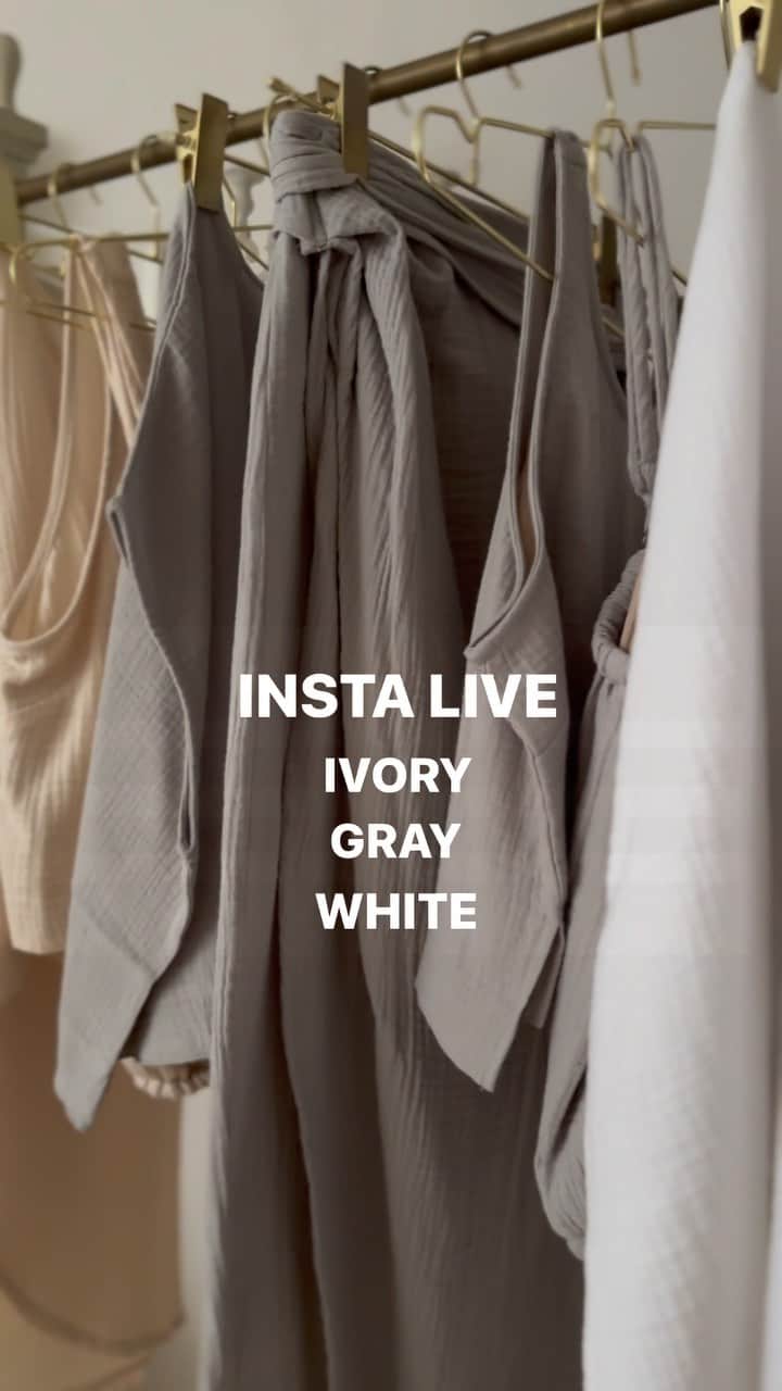 エミ ペインのインスタグラム：「Insta Liveのお知らせです🎬  8/16（水）20時〜 ◻️コットンガーゼシリーズ ホワイト・グレー・アイボリー・ブラック ◻️ネリードレス ホワイト・ネイビー・プリント ◻️スワンドレス ホワイト・ブラック・カナリアレッド  スタイル数が多いので、どんどん着替えて 紹介させていただきます✨」