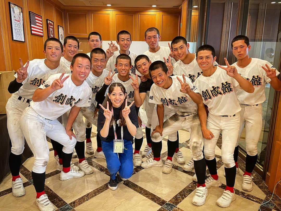 宮﨑真実のインスタグラム：「⚾️ 創成館のみなさん お疲れ様でした✨ 県大会第5シードからの 甲子園ベスト16👏 ミスターゼロの相手投手からも 点を取れて みんな素敵なメンバーで 本当にいいチームでした！ 感動をありがとうございました🤝 今日の熱闘甲子園楽しみだー🥹  #甲子園　#創成館　#熱闘甲子園 #熱盛　#野球　#高校野球　##甲子園球児　#長崎　#nagasaki」