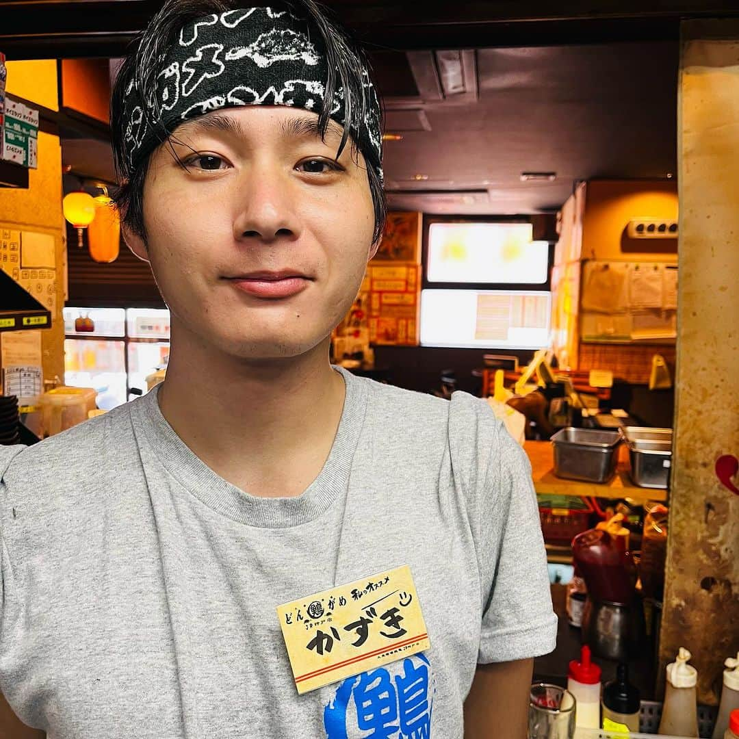 どんがめJR神戸店のインスタグラム：「こんにちは！どんがめJR神戸店です！  本日も16時OPEN🔥 カズキ先生とお待ちしております 頭に巻いてるのはどんがめタオル🫶」