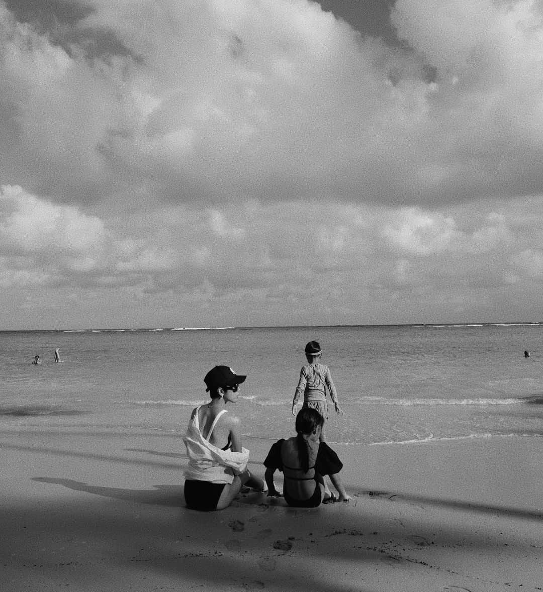 正中雅子のインスタグラム：「🌊🐚🏝️  memory♡  #hawaii #ハワイ#familytrip #子連れハワイ #masacotravel #masacoinhawaii」
