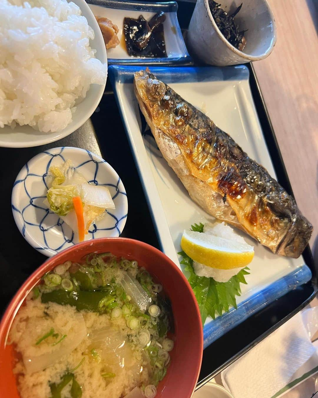 本谷紗己さんのインスタグラム写真 - (本谷紗己Instagram)「ひさしぶりの 津屋🐟 何食べても美味しい！大好き🤭 でもやっぱり必ず頼むのは 鯖です🐟✨  #insta_wakayama #わくわく編集部 #なんて素敵な和歌山なんでしょう #さぴ和歌山　#和歌山 #wakayama #和歌浦」8月16日 16時22分 - sappyon38