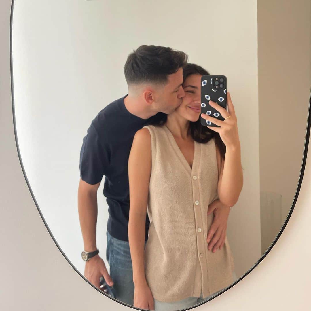 アルバロ・バスケスのインスタグラム：「Semana grande juntos 💙 ✨🎆」
