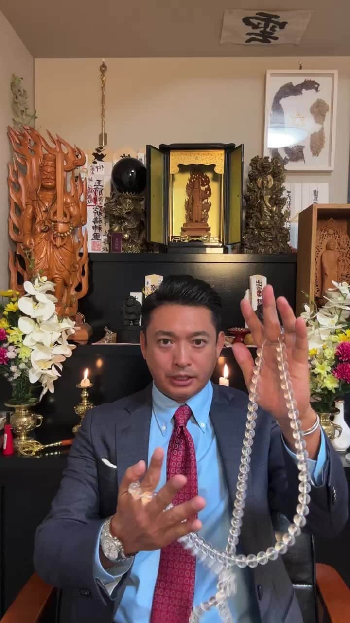 木下レオンのインスタグラム：「✨  8月も皆様に幸せあれ🙏  ✨  やっぱ愛やろ❣️」