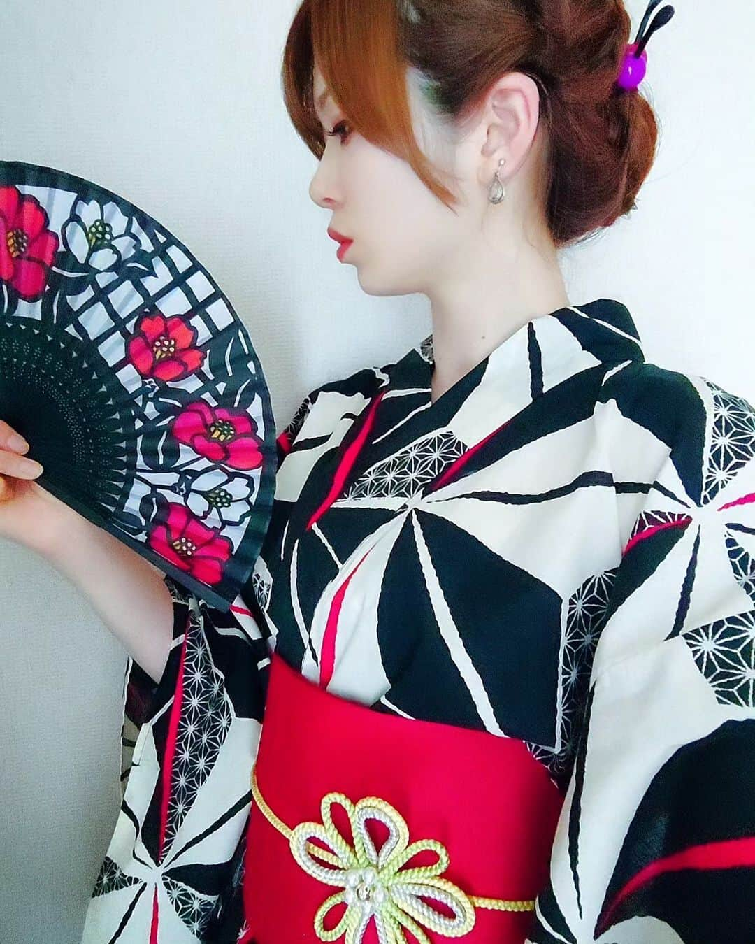 一ノ瀬奈々さんのインスタグラム写真 - (一ノ瀬奈々Instagram)「． ． ． 久しぶりになりすぎましたー😭 梅雨明けましたねー☀ こないだのお祭りで浴衣着ました😁 コロナでお祭り行かなかったから、自分で着付けるの久しぶりすぎたけど、なんとか着れた🌼 ． ． #フリーモデル #企業モデル #広告モデル #撮影モデル #サロンモデル #一ノ瀬奈々 #写真好きな人と繋がりたい #缶チューハイ #お酒 #期間限定 #ヘアメイク #ファッション #コーディネート #和服 #着付け #自分で着付け #浴衣 #夏祭り #花火 #女子力 #portrait #followme #f4f #photo #summer」8月2日 7時51分 - 2008sn2010