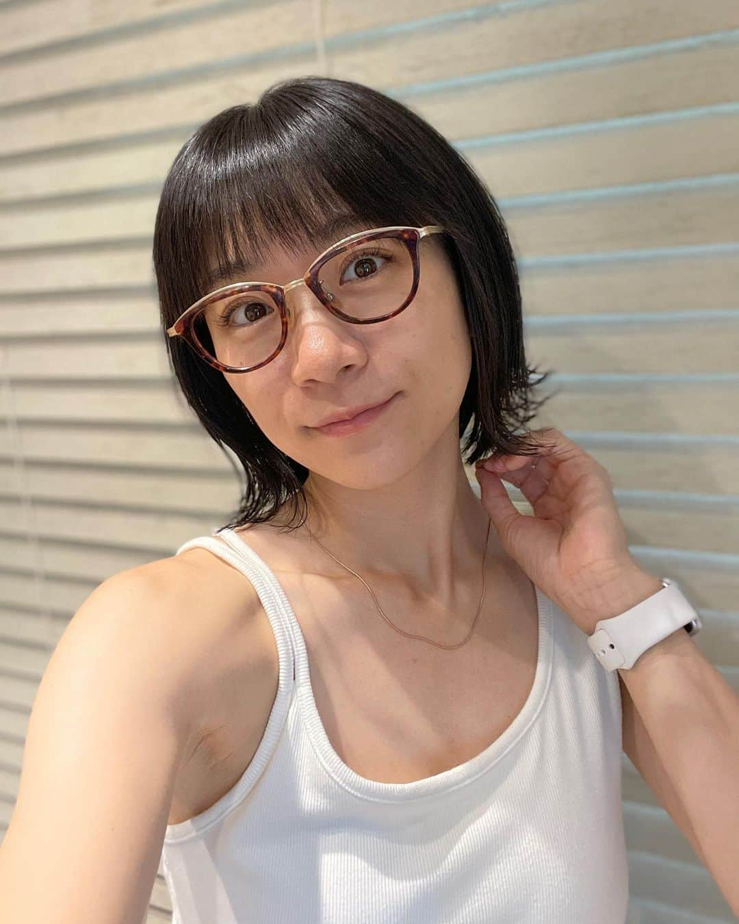 時東ぁみさんのインスタグラム写真 - (時東ぁみInstagram)「3ヶ月ぶりにカット💇🏻‍♀️ ・ 子どもを歓迎してくてるサロンなんですが、ママ的には一人でゆっくりしたい時間…w そうなるとなかなか行けなくて…。 なので、母に見てもらって美容室行ってきたよ☆ ・ 頭浸浴・トリートメントもしてもらって、毛量をとにかく減らしてもらいました！！ 髪型も気に入ったし、何より癒された〜☆ ・ #時東ぁみ #ショートヘア #shorthair #ボブ #ヘアアレンジ #hairstyle #hairarrange #カット #cut #ヘアセット #銀座 #ginza #アリエッタ銀座2 #ariettaginza2 #半個室 #個室 #ショートボブの達人 #子どもok美容室 #子どもokサロン #子どもに優しい #頭浸浴 #ヘッドスパ #headspa #トリートメント #treatment #ヘアカット #haircut #💇🏻‍♀️ #癒された #一人時間」8月2日 8時16分 - amitokito