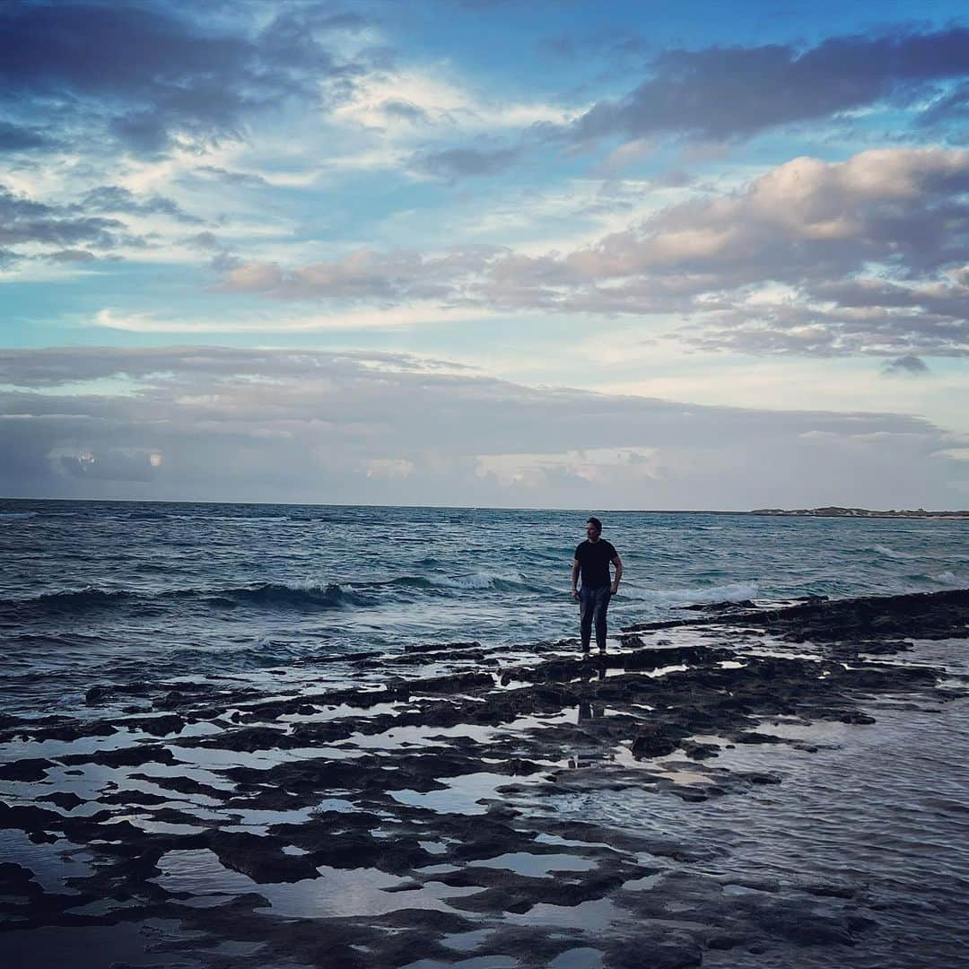 ピーター・ファシネリさんのインスタグラム写真 - (ピーター・ファシネリInstagram)「The path less travelled.  #Reflections」8月2日 8時25分 - peterfacinelli