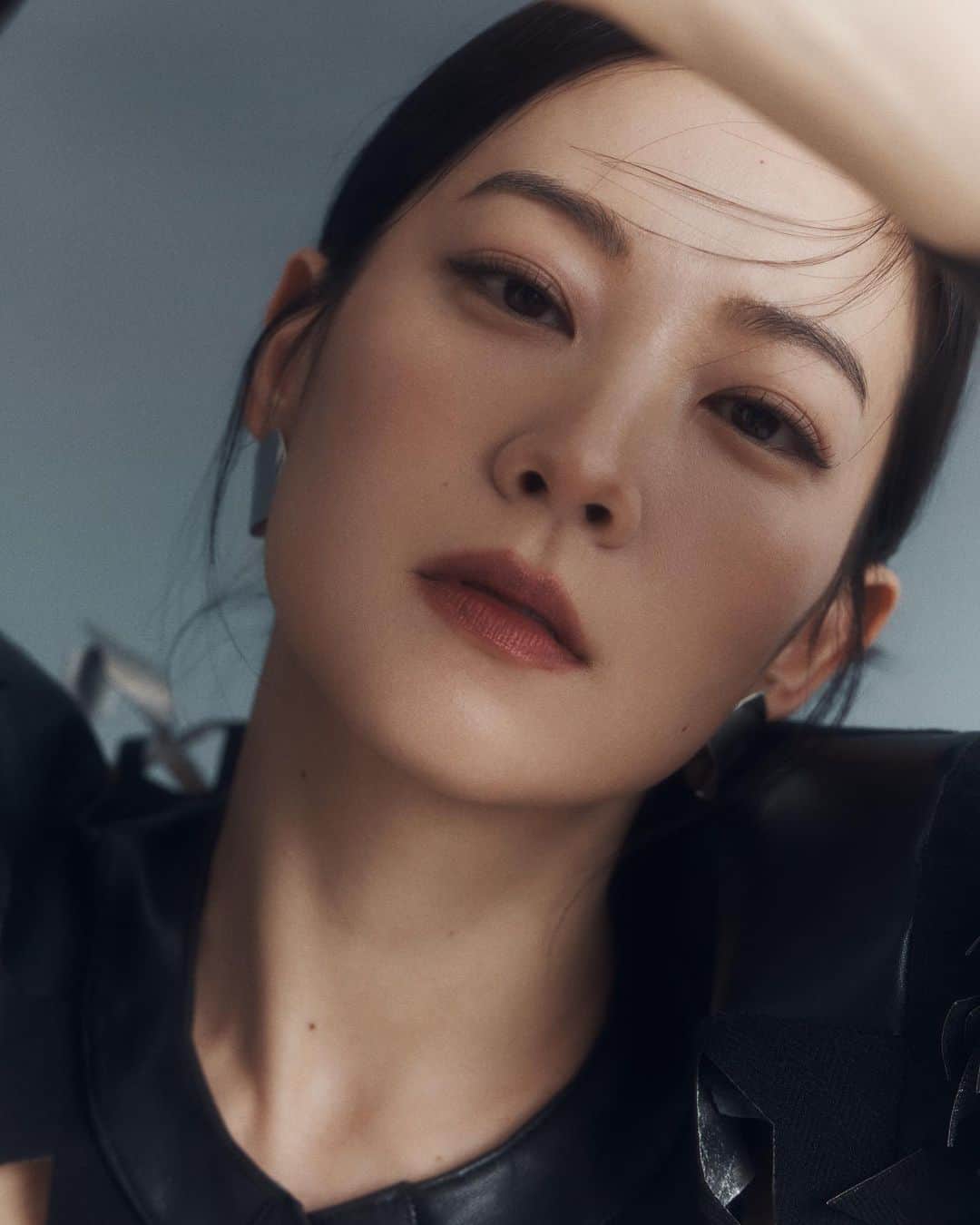 アーデン・チョーのインスタグラム：「It’s my bday in 2 weeks… I think I’ll still be in Korea. But most my friends are in LA… 생일 때 뭐 하지???」