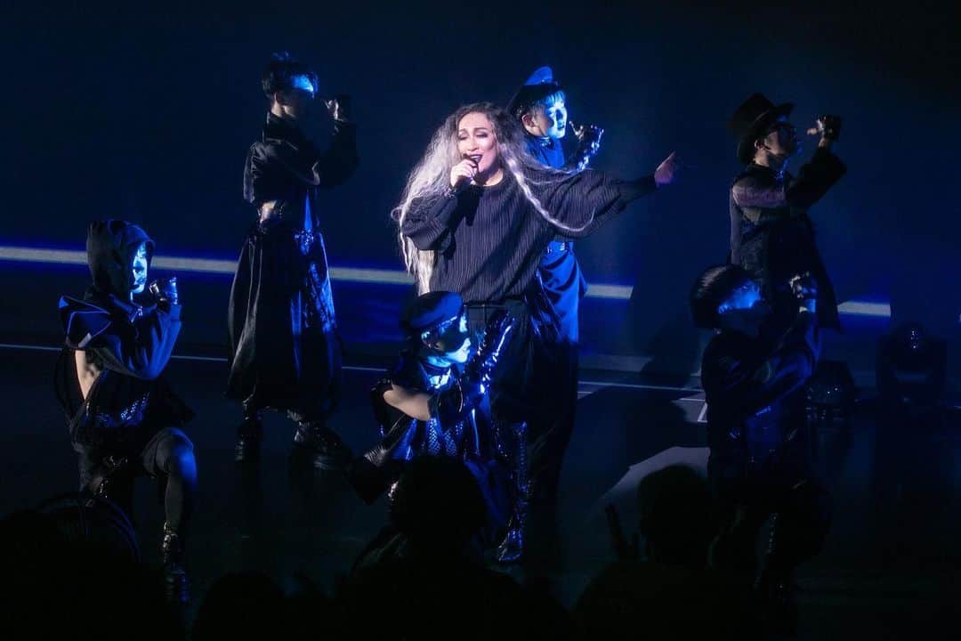 MIKEYのインスタグラム：「Tokyo Gegegay LIVE Tour 2023 破壊ロマンス  photo by @arisak_official  costume by @mai_tankobu8729」