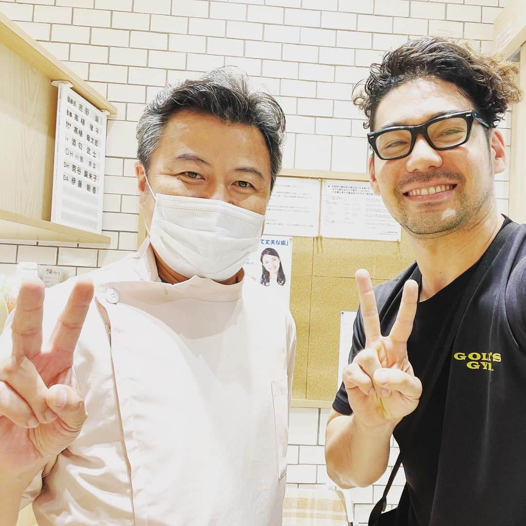 spiさんのインスタグラム写真 - (spiInstagram)「もう長いことお世話になってる歯科先生です！鬼のように忙しい中で診ていただいて感謝です！歯ツルツルで完璧にしてくれてます。今後ともよろしくお願い申し上げます！  #さくらんぼ歯科 #酒匂先生 #大矢部歯科医院 #親和会」8月2日 8時52分 - william.spearman