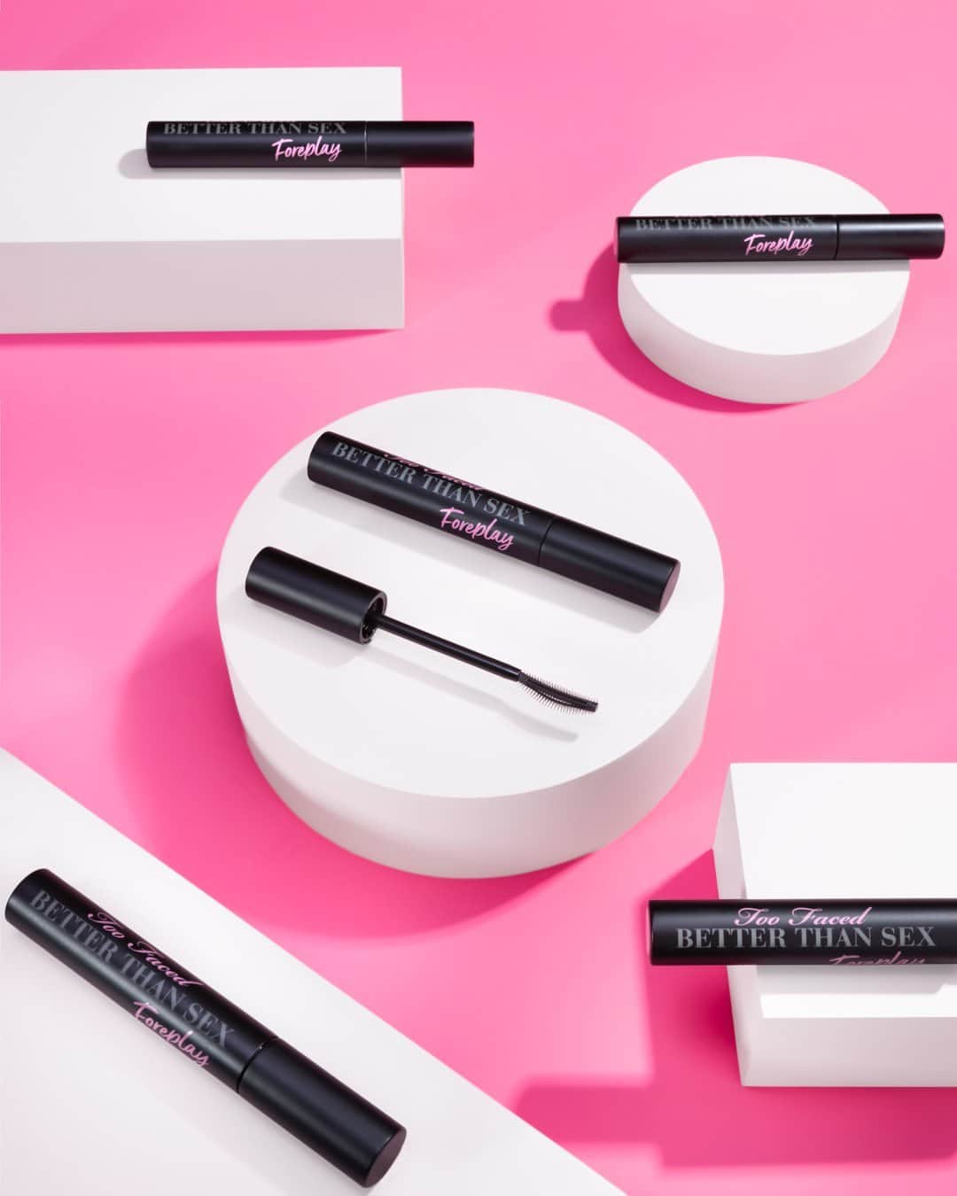 Too Facedのインスタグラム：「Upgrade your lash game with our NEW Better Than Sex Foreplay Mascara Primer!! 😍🖤 This pitch-black pigmented primer will help lengthen, thicken, and lift your lashes to mind-blowing heights! Available at @ultabeauty ✨ #toofaced #tfcrueltyfree #betterthansex」