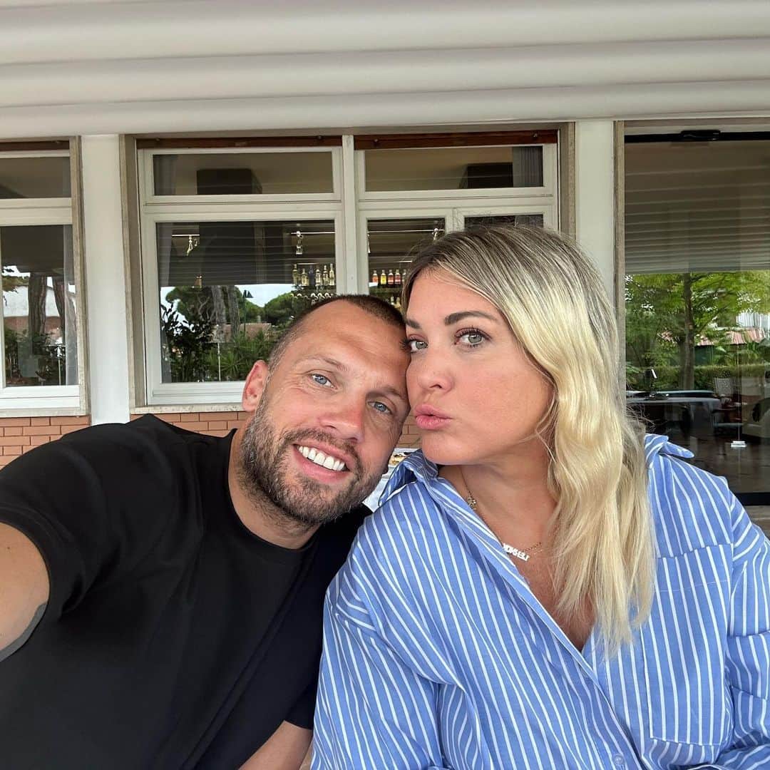 ヨニー・ハイティンハのインスタグラム：「Happy birthday my love ❤️ @chsheitinga」
