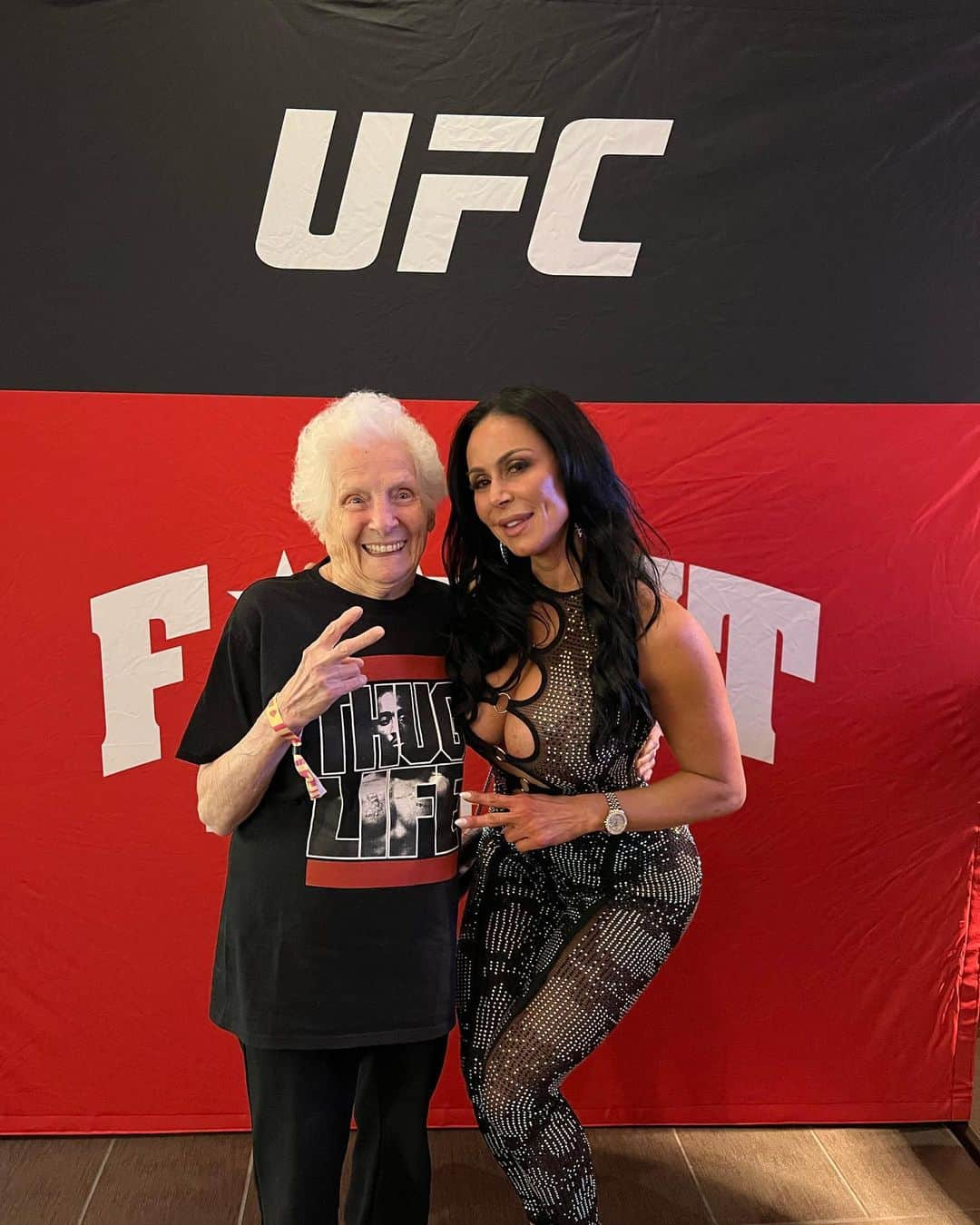 Kendra Lustさんのインスタグラム写真 - (Kendra LustInstagram)「Happy birthday #gangster #granny 🎉🥳❤️」8月2日 0時15分 - kendralust