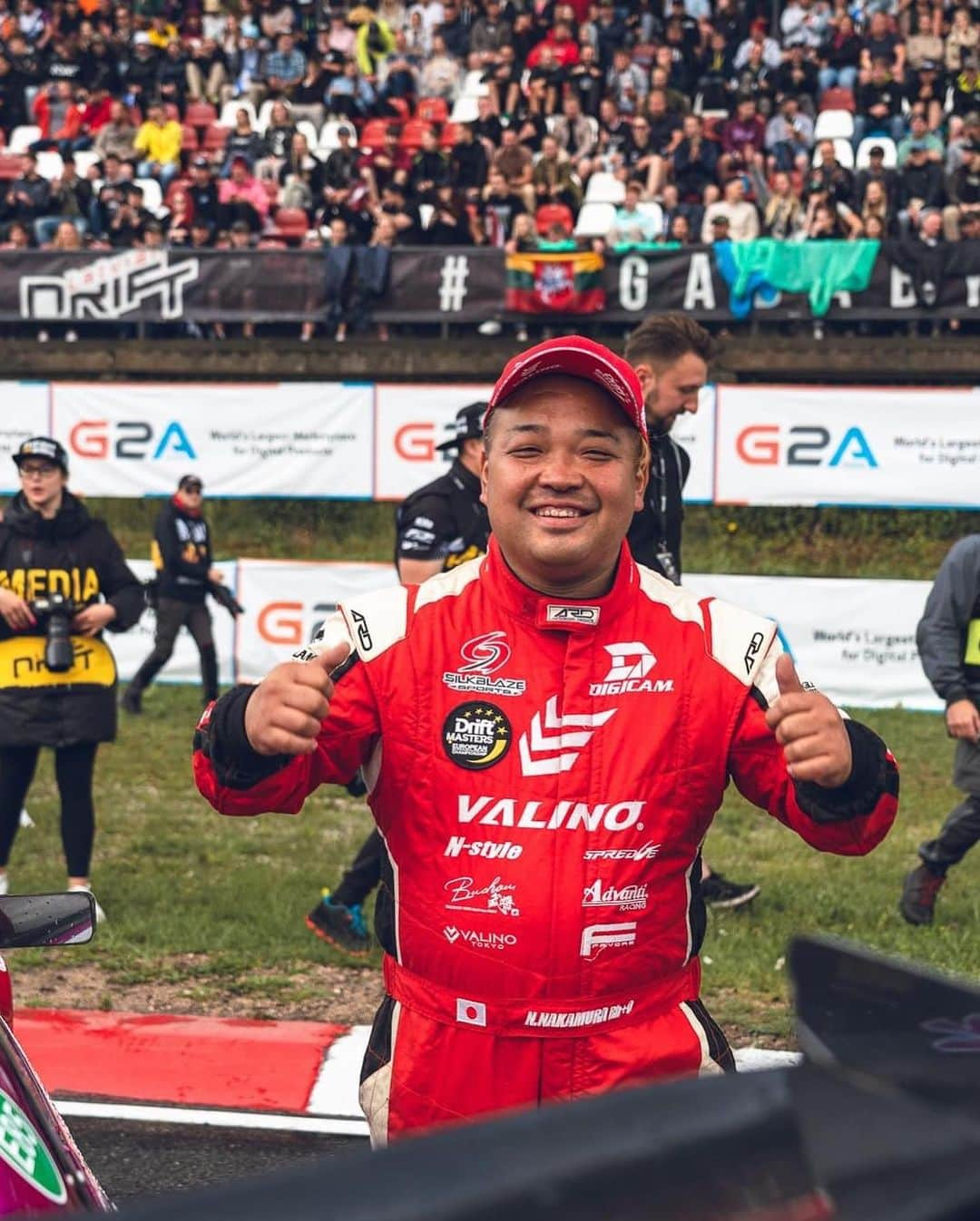 中村直樹さんのインスタグラム写真 - (中村直樹Instagram)「drift Masters Riga戦 ベスト16敗退 今回もご協力くださったスポンサー様、皆様ありがとうございました。 なかなか苦戦してますがあきらめずに勝ちを目指してがんばりたいとおもいます。 悔しいですが1戦1戦走るごとに 走りのスタイルのズレがみえてきます。 頑張って向こうの走り方きわめたいです。 次戦ドイツ戦も気合い全開で頑張っていきたいとおもいます。 応援よろしくお願いします。  N-style中村直樹  #valino #silkblaze #speedverseracing #digicam #wisefab #toptul #ひだまり歯科 #美来美車 #link #jpturbo #gpsports #goodgun #zenkairacing #delta #dg５ #taka #autoservicemori #fujiwaraauto #rems #skymotors #宮富 #stackedracing #shirtstuckedin #kawaiworks #nstyle #hardtuned #diversionracing  @moonsport.pl @_wisefab_ @warter_racing_fuels」8月2日 0時29分 - nakamura_naoki_n