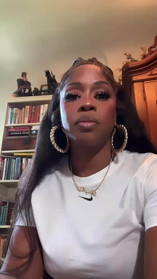 レミー・マーのインスタグラム：「Oreo cookie debate: cream or nah? #remyma」