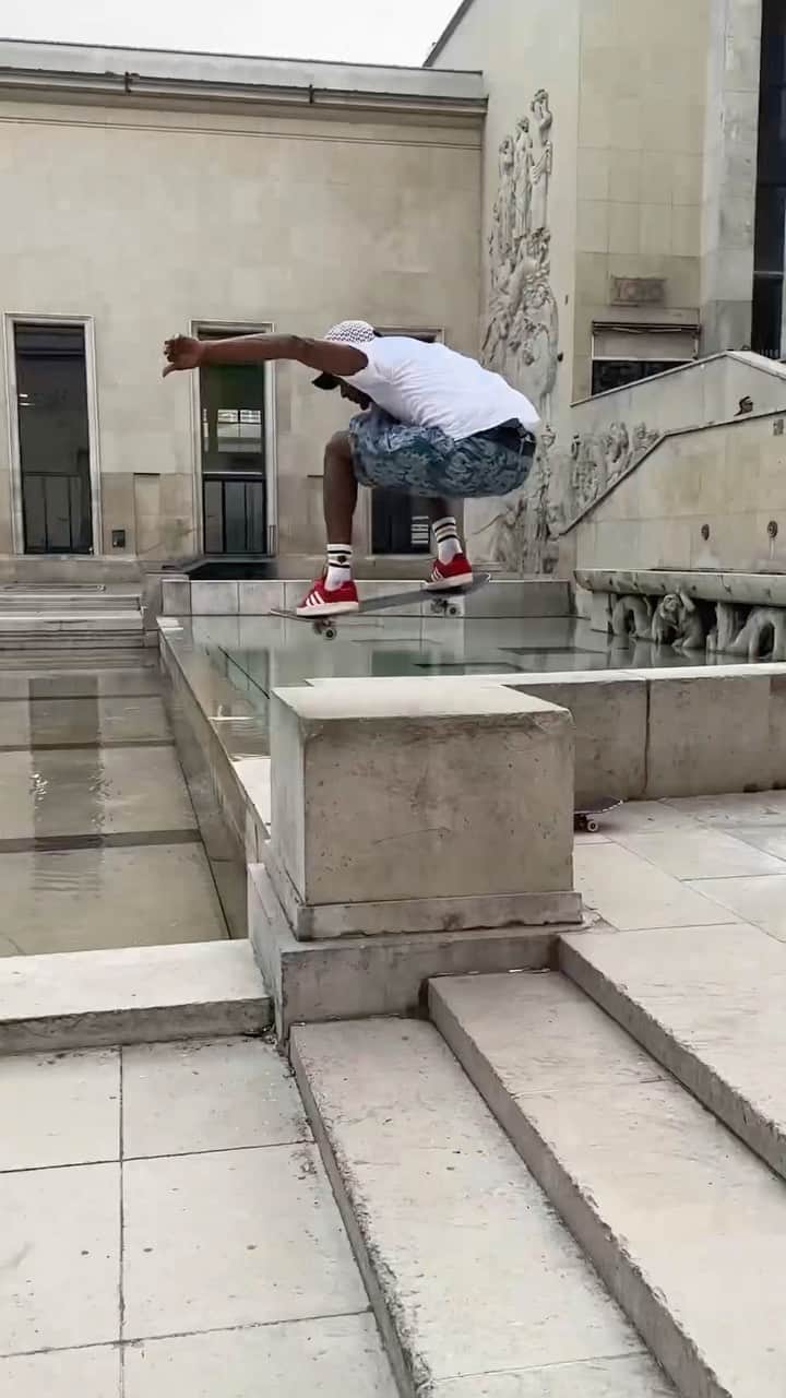 スラッシャーのインスタグラム：「👑 x 🇫🇷 x 🇬🇷」