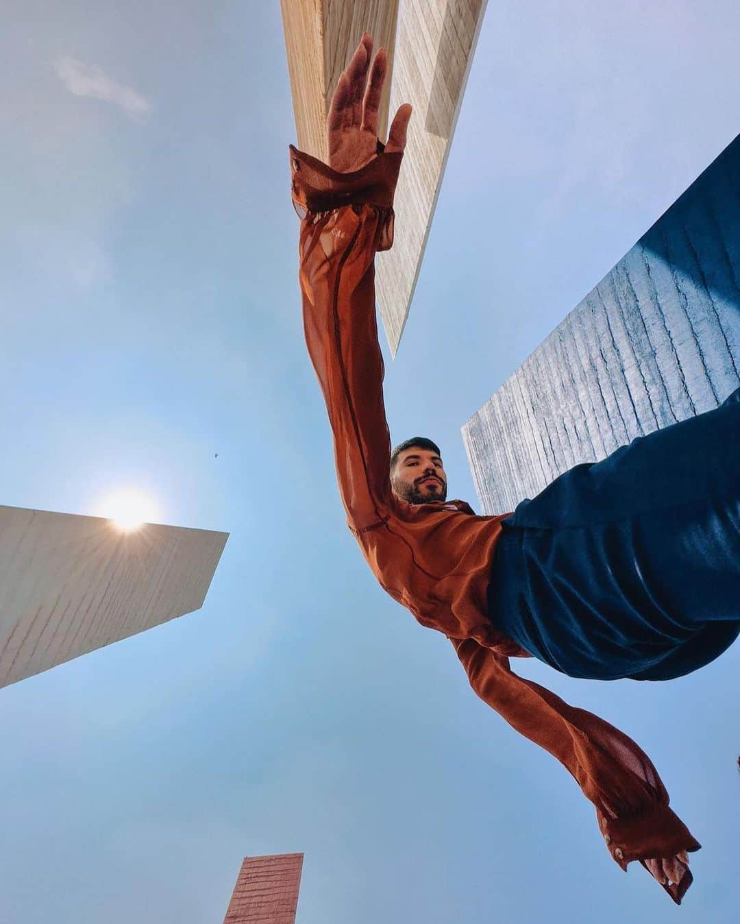 appleのインスタグラム：「"I'm trying to communicate freedom and joy through these photos." #ShotoniPhone by Gerardo S. @gess8」