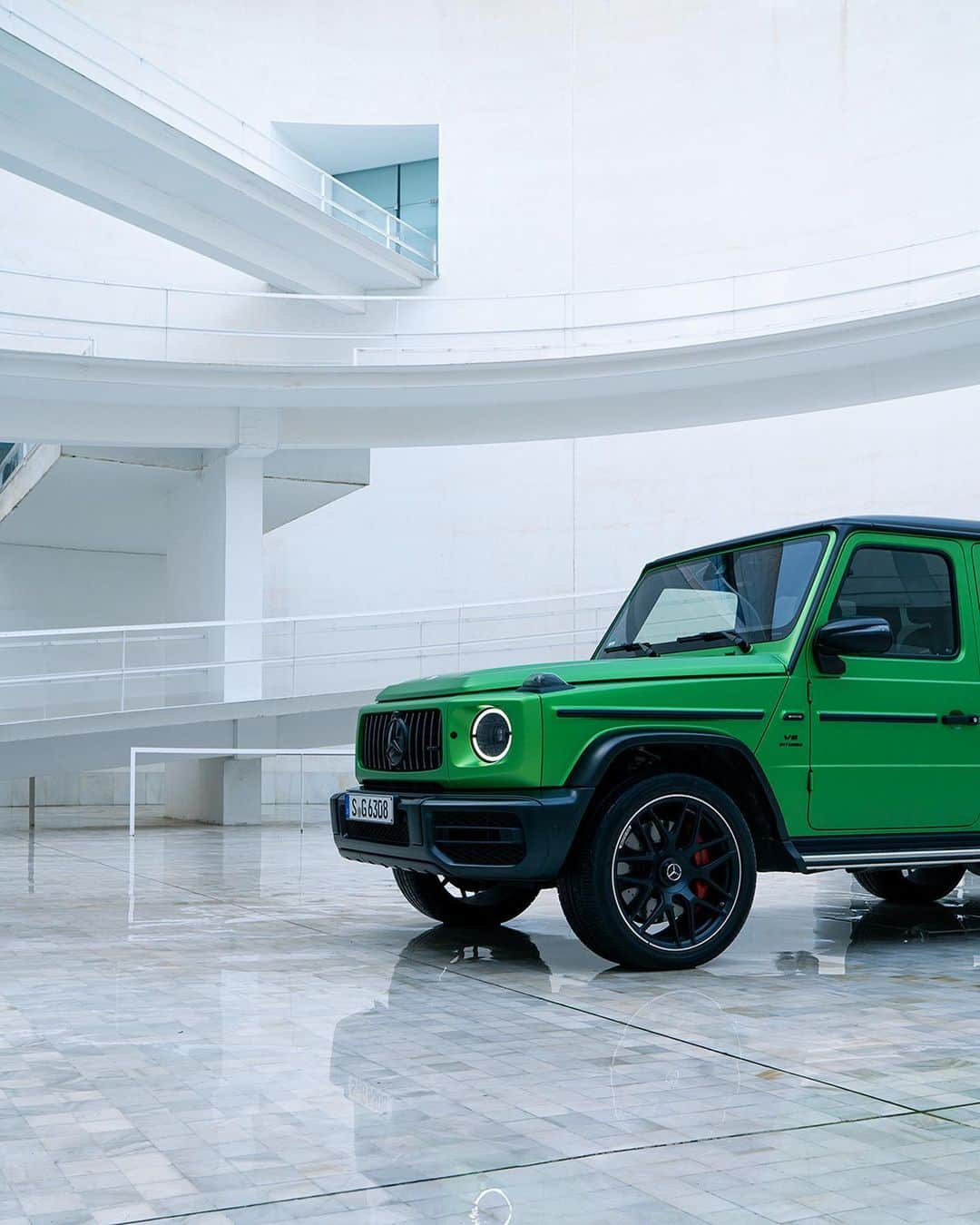 メルセデス・ベンツさんのインスタグラム写真 - (メルセデス・ベンツInstagram)「Explore unique places and experience new adventures with the iconic G.  #StrongerThanTime #GClass #LegendaryRides #MercedesBenz  [Mercedes-AMG G 63 | WLTP: Kraftstoffverbrauch kombiniert: 16,2 l/100 km | CO₂-Emissionen kombiniert: 369 g/km | mb4.me/DAT-Leitfaden]」8月2日 0時59分 - mercedesbenz