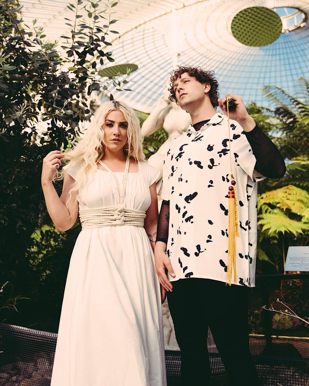 Kerrang!のインスタグラム：「Following last year’s excellent NULA album, VUKOVI are kicking off a new chapter with CREEP HEAT, their first single with SharpTone Records. Watch the video now at the link in bio 🔥  📸: @cameronbrisbane」