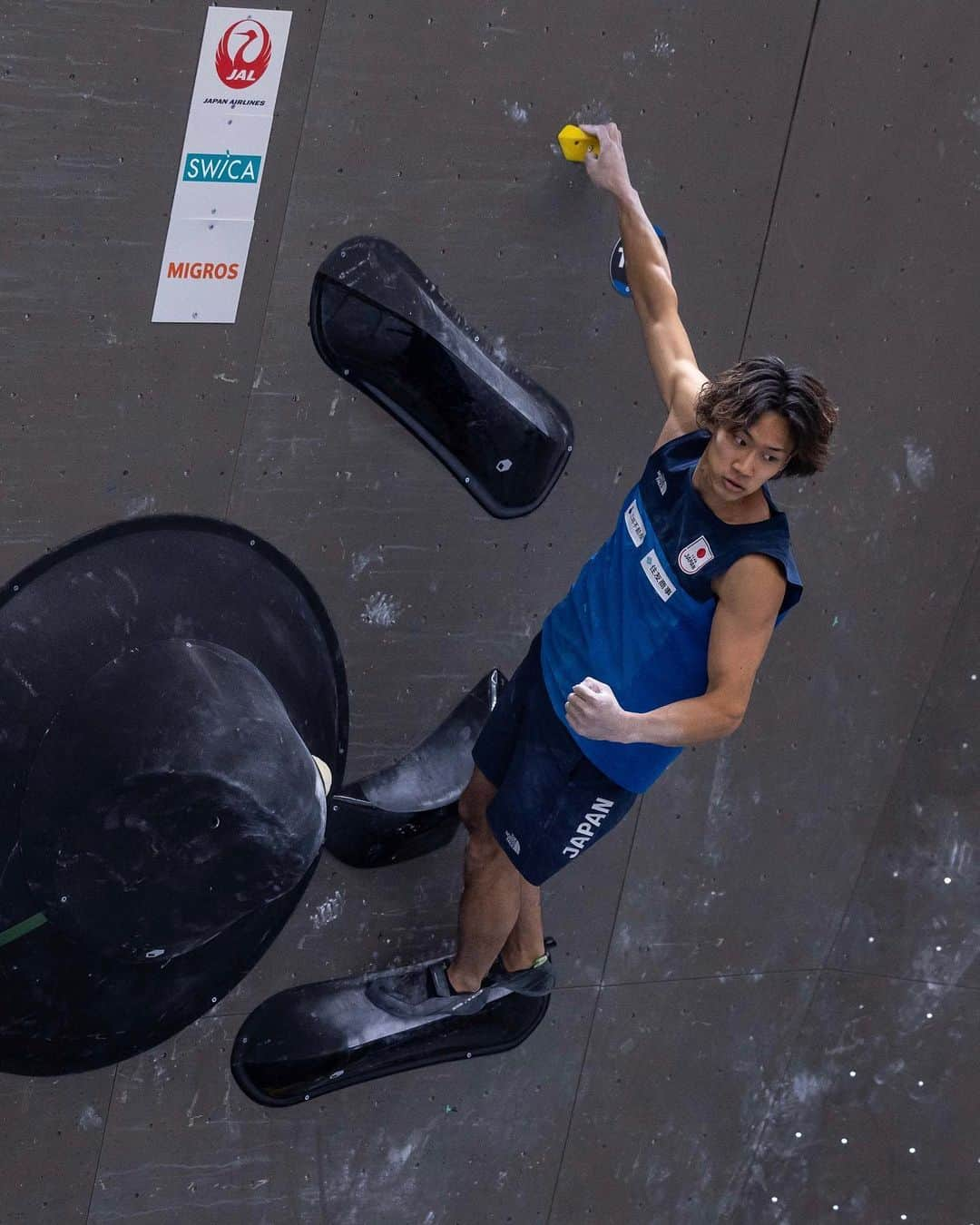 緒方良行さんのインスタグラム写真 - (緒方良行Instagram)「1st place in my group with all 5 tops in men’s boulder qualification today ✅🔥  世界選手権ボルダー予選は全完登、グループ1位通過✅🔥  📸 @janvirtphotography  🎥 @sergioverdasco @japan_national_climbing_team   @bpump_ogikubo  @adidastokyo @adidasterrex  @fiveten_official  @optimumnutrition_jp  @rockcityclimbingholds  @frictionlabs」8月2日 1時20分 - ogata.yoshiyuki