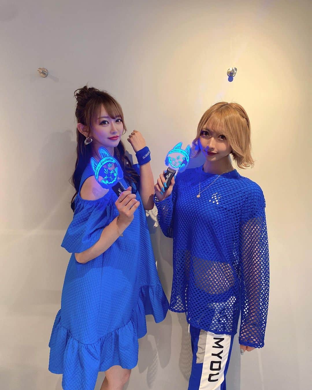 かおかおさんのインスタグラム写真 - (かおかおInstagram)「あおちゃんとかれんちゃんと れぺ狂してきた🤣🩵💙笑 Zepp hanedaって遠いんだね〰️🥺 疲れたけど楽しかったなぁ😉 絶対にまた行こう☺️❣️❣️ #repezenfoxx #repezenfoxxが世界一 #repezenfoxx好きな人と繋がりたい #ツアー #LIVE #zepphaneda #東京 #音楽 #repekyo」8月2日 2時26分 - kaokao___0611